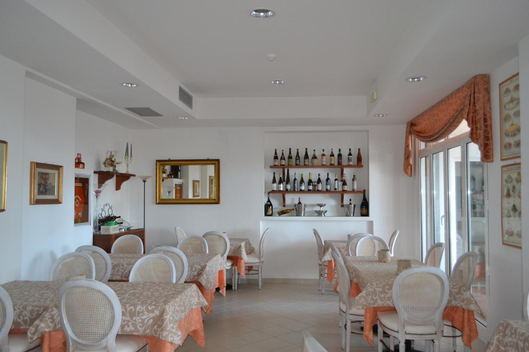 Hotel Noris Finale Ligure Exterior foto
