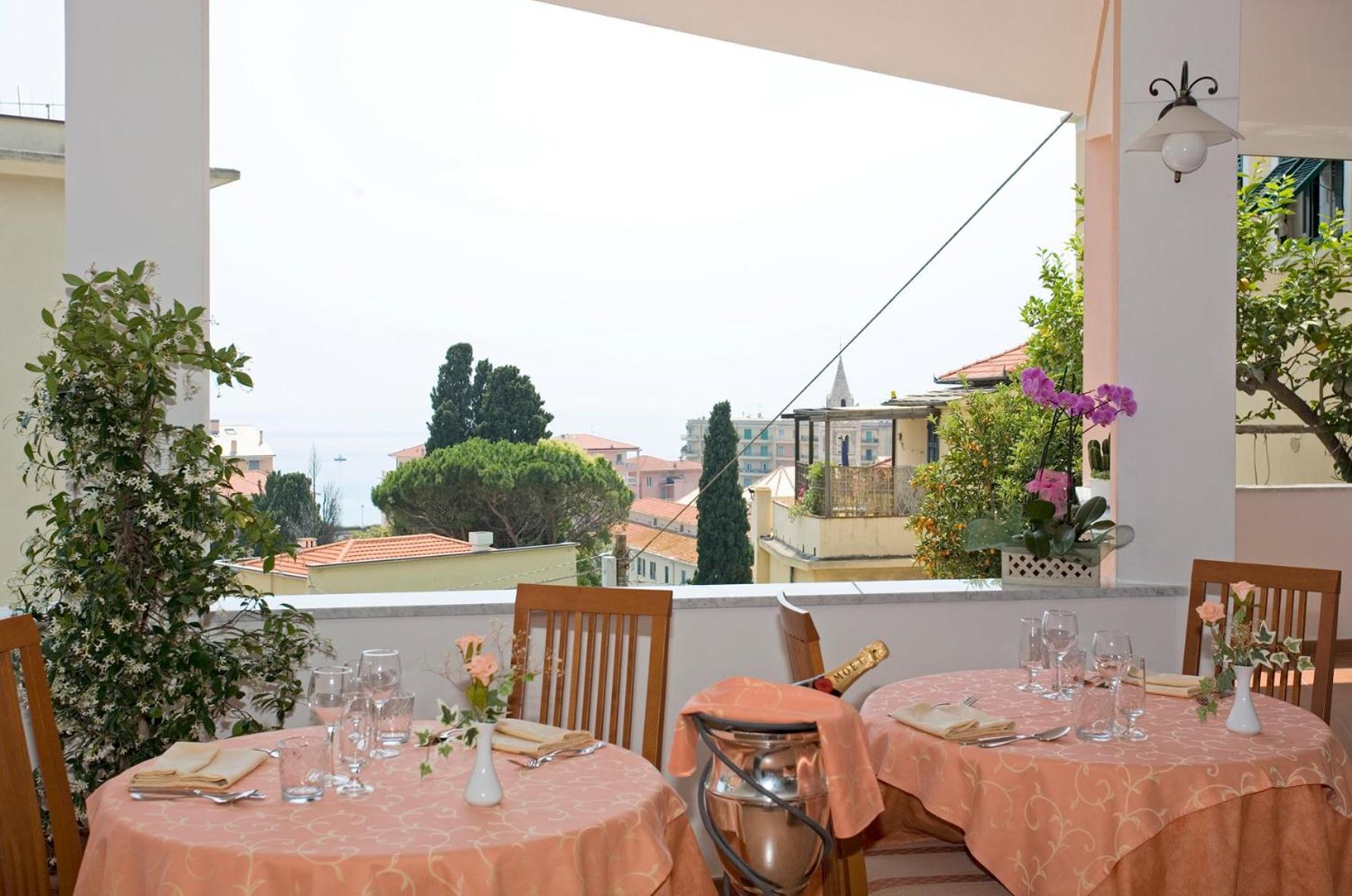 Hotel Noris Finale Ligure Exterior foto