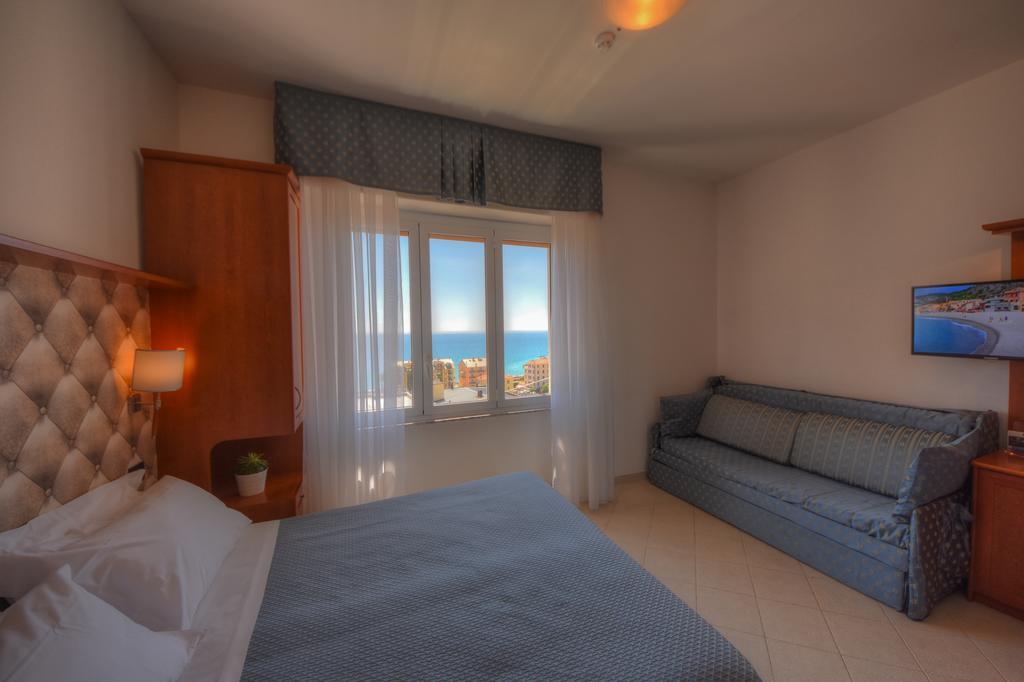 Hotel Noris Finale Ligure Exterior foto